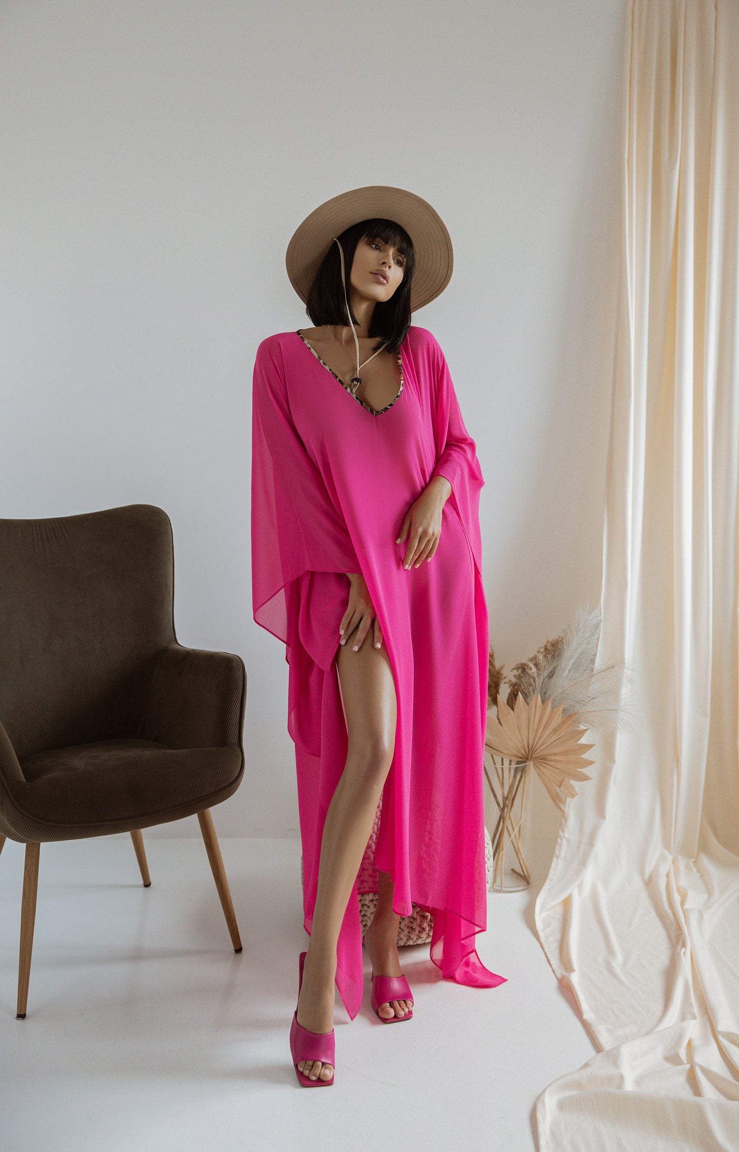 La Mare kaftan in Fuchsia
