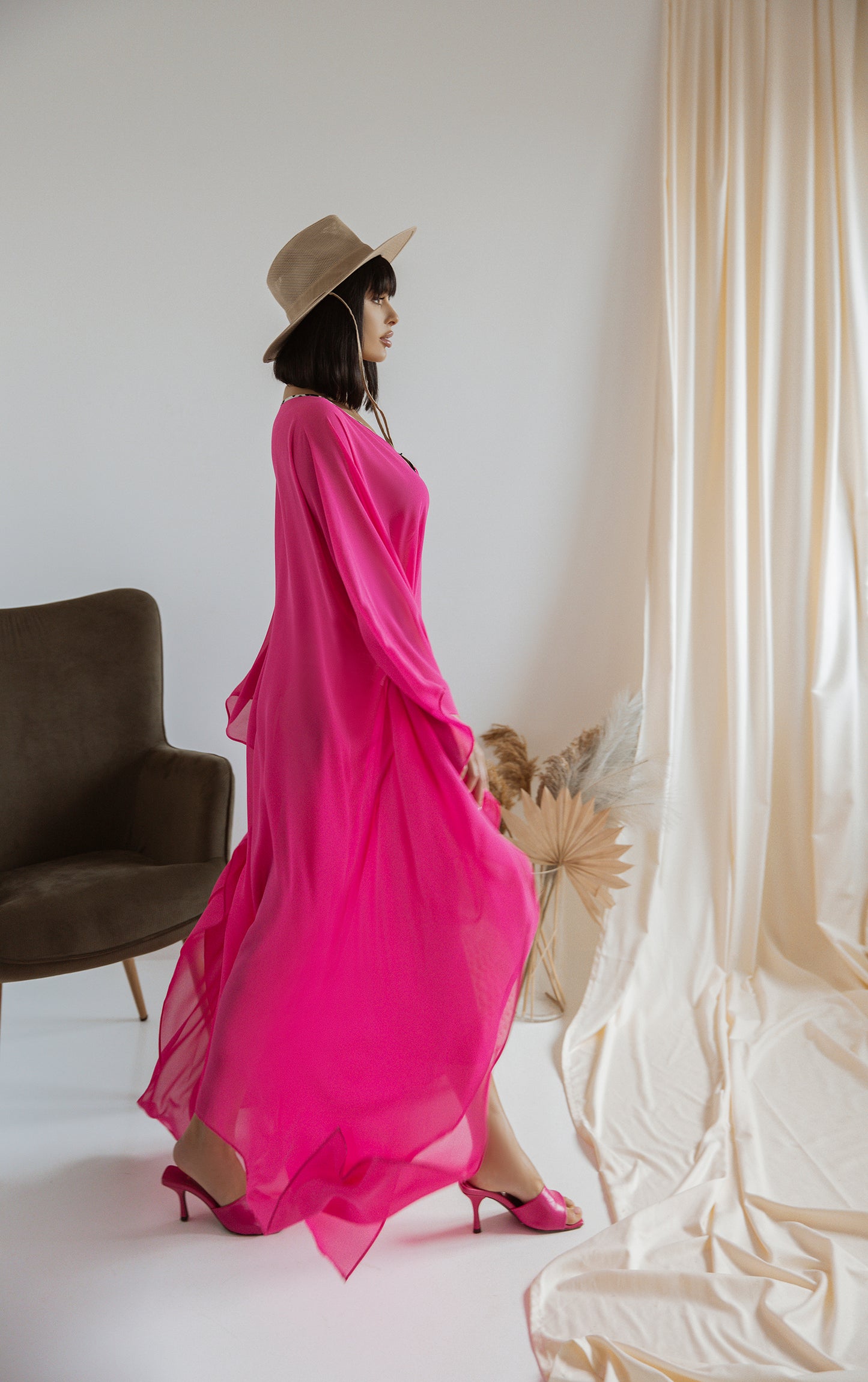 La Mare kaftan in Fuchsia